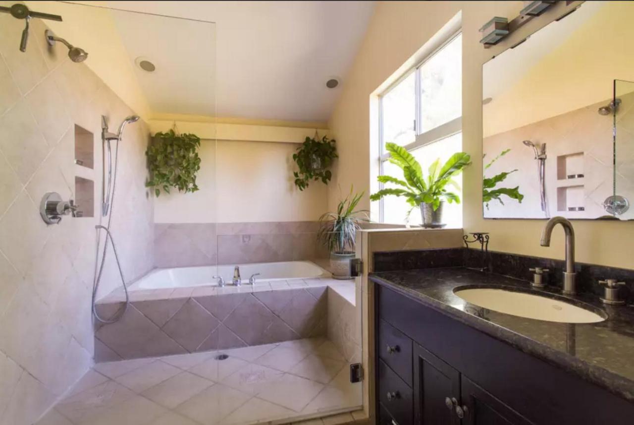 The Big Bungalow Rooms Los Angeles Extérieur photo